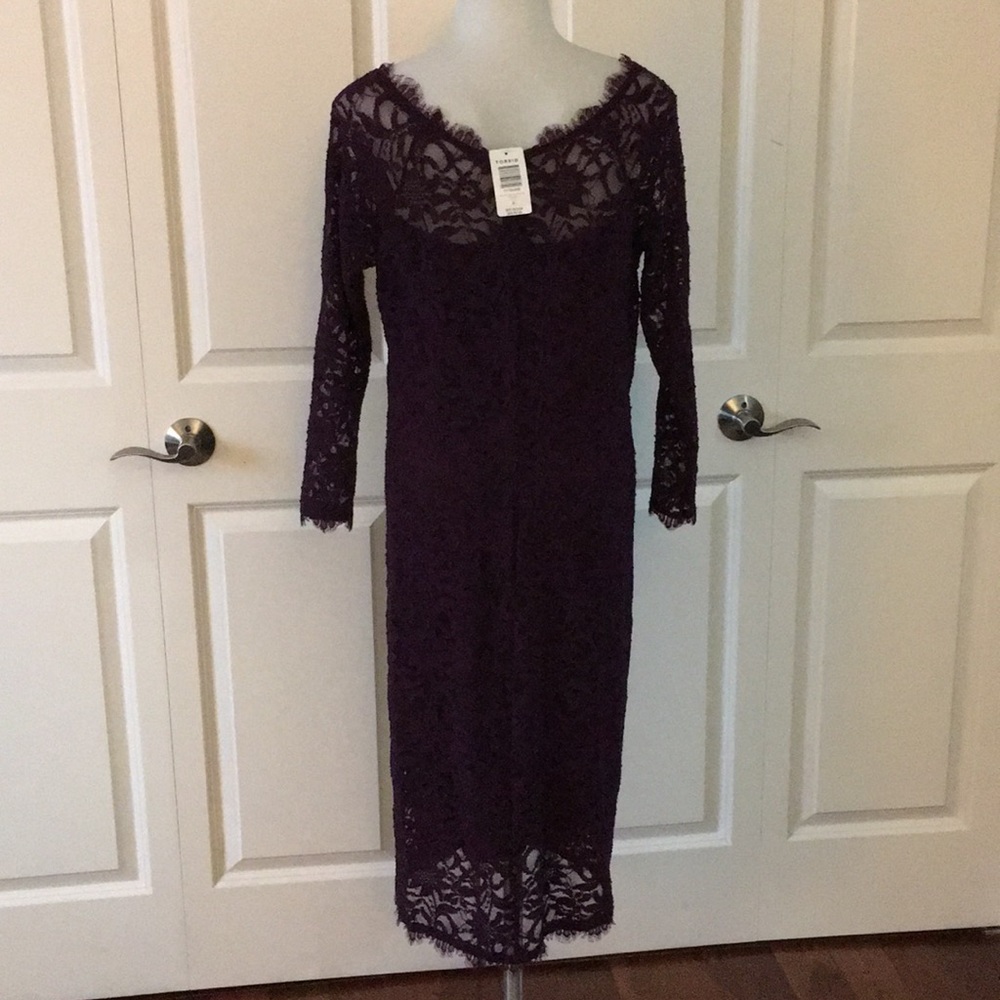 Burgundy lace dress - Picture 2 of 5